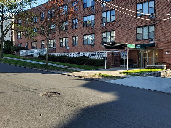 5th image of 47 Davis Ave #920