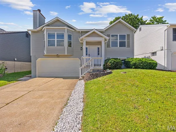 3261 Five Oaks Dr, Arnold, MO 63010