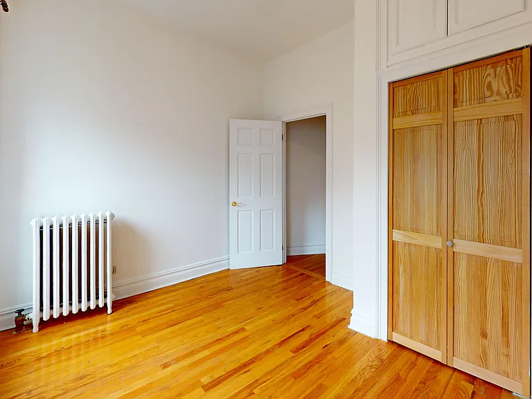 1443 York Ave #4W — Photo 5
