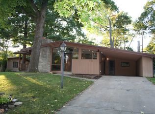 659 Fieldcrest Dr, Saint Louis, MO