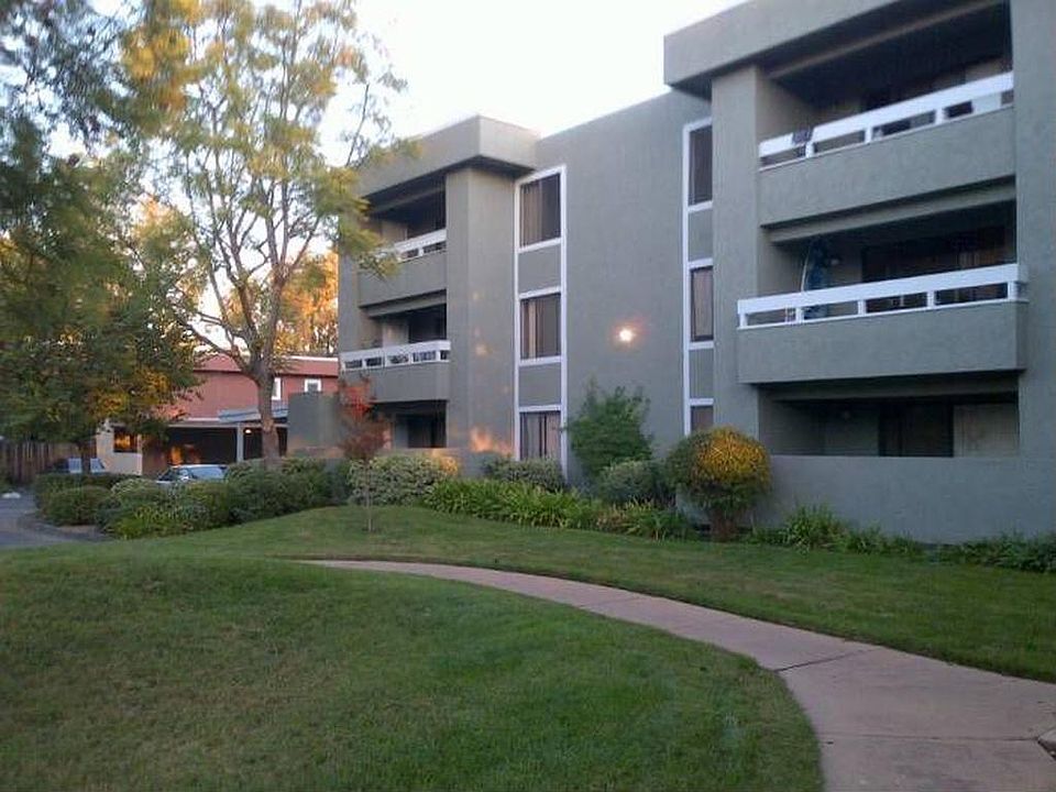 1st image of 1040 E Washington Ave Unit 34