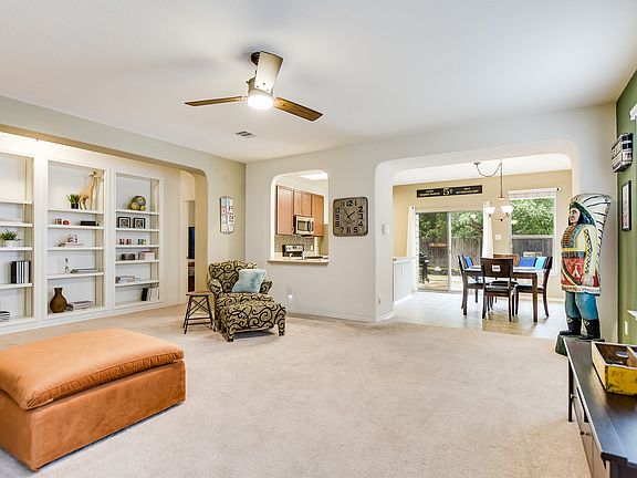 4th image of 2309 Hollis Ln