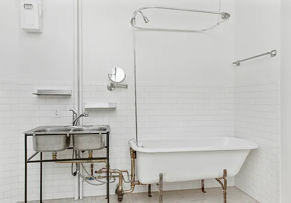 Rented by Keller Williams NYC | media 15