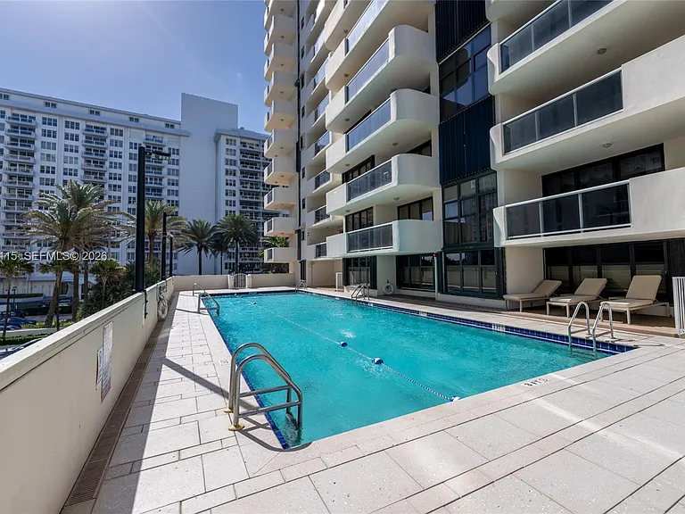5757 Collins Ave #2207 — Photo 33