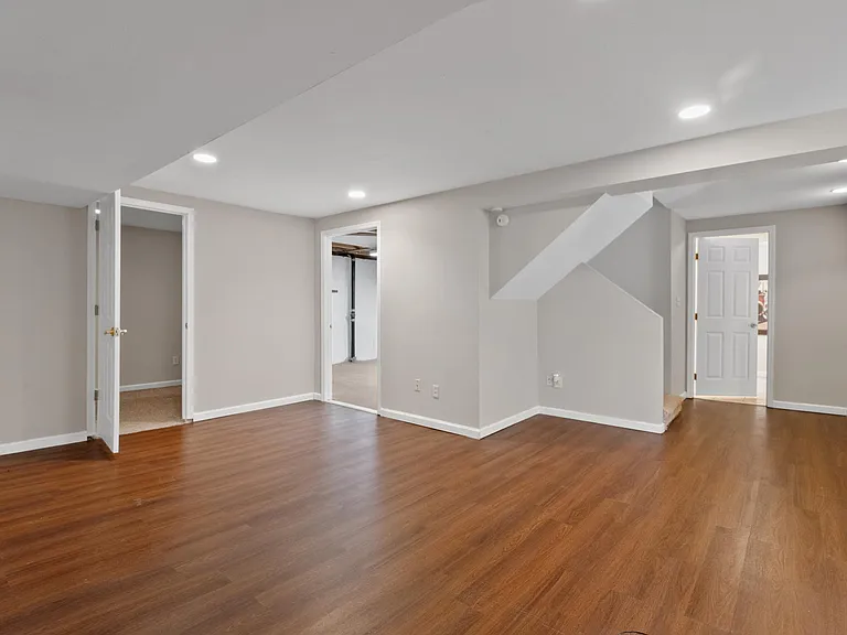 2122 Park Forest Dr — Photo 36