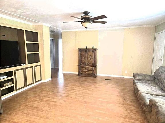 2nd image of 27 Lake Vista Ct