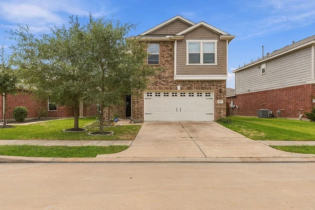 3 bed, 2.5 bath, 1937 sqft, $2,050 — Photo 3