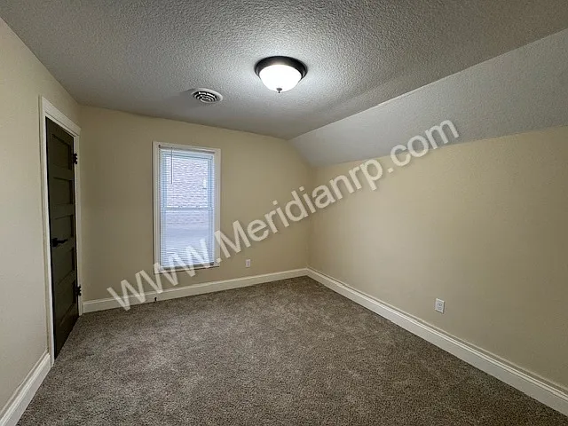 739 W 4th St — Photo 11