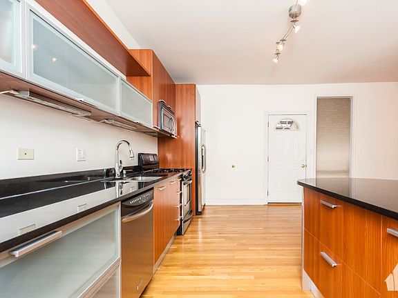 4th image of 5063 N Kenmore Ave APT 2