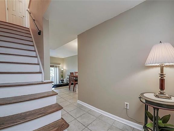 2nd image of 1088 Pennsbury Blvd