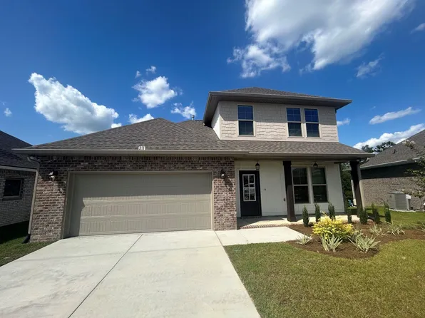 211 Bon Ami Dr, Freeport, FL 32439