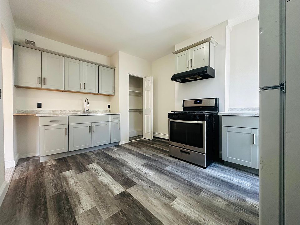 1st image of 6 Fernboro St Floor 2