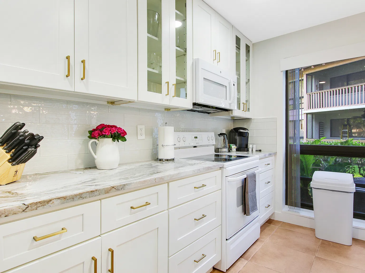 2 bed, 1366 sqft, $10,000 — Photo 2