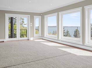 14424 Sunset Dr, White Rock, BC V4B2V8