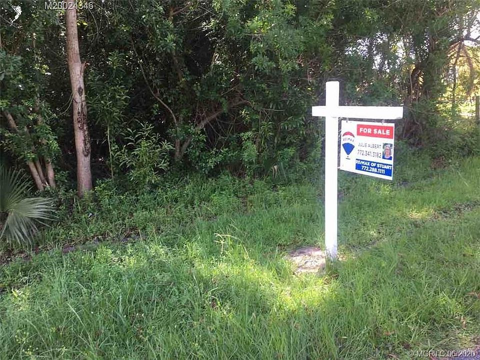 2nd image of 2325 SE West Blackwell Dr