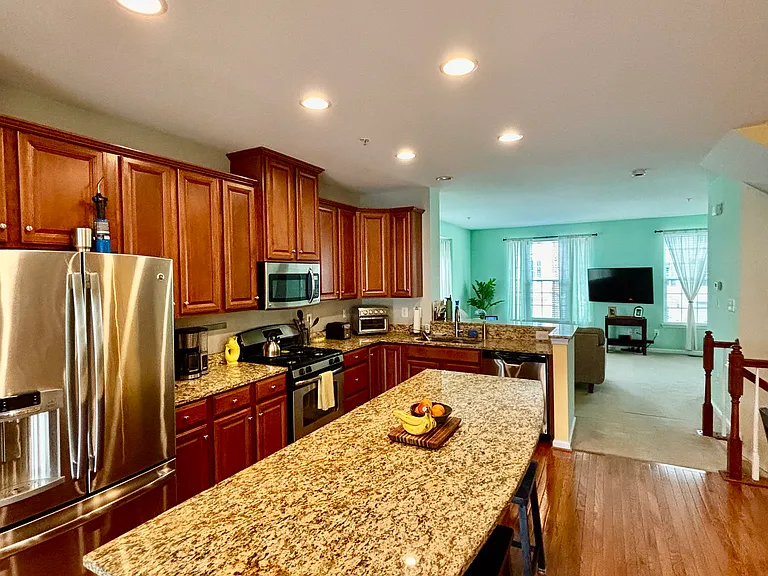 7673 Timbercross Ln — Photo 5