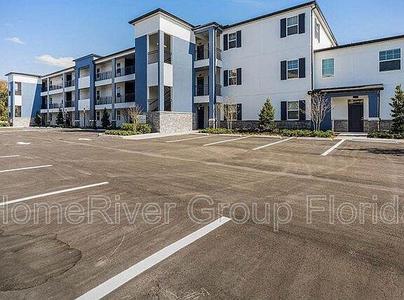 2nd image of 5205 Eggleston Ave #304