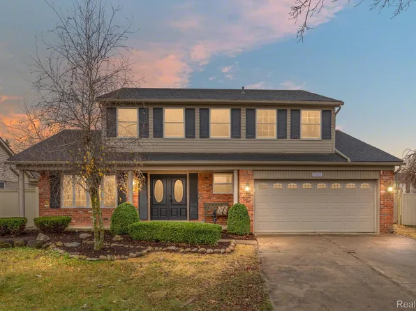 9866 Sil St, Taylor, MI 48180