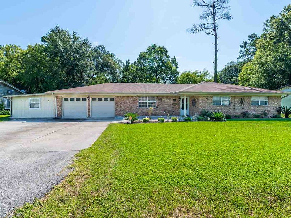 1st image of 325 Armstrong Dr