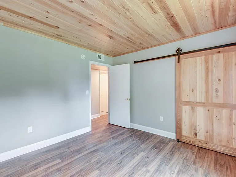 1402 Camp Rd #6B — Photo 10
