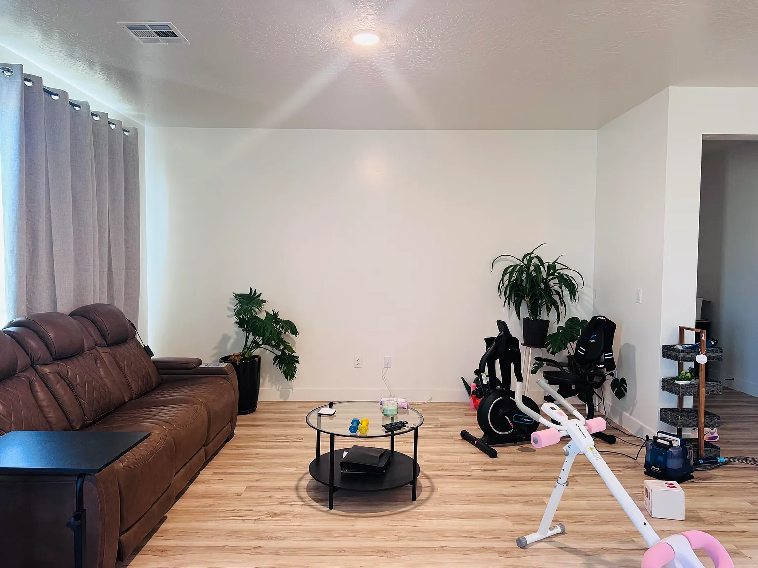 2 bed, $3,850 — Photo 2