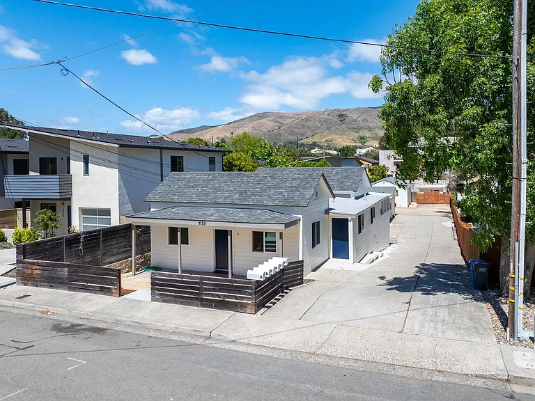 3122 Rockview Place — Photo 39