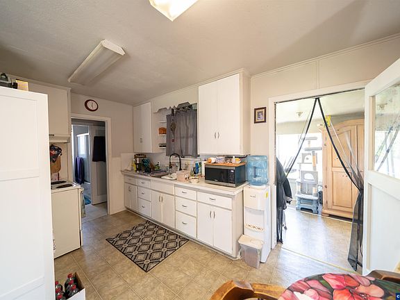 5th image of 1450 SW 9th St