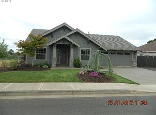 403 Holiday Ave, Dallas, OR 97338