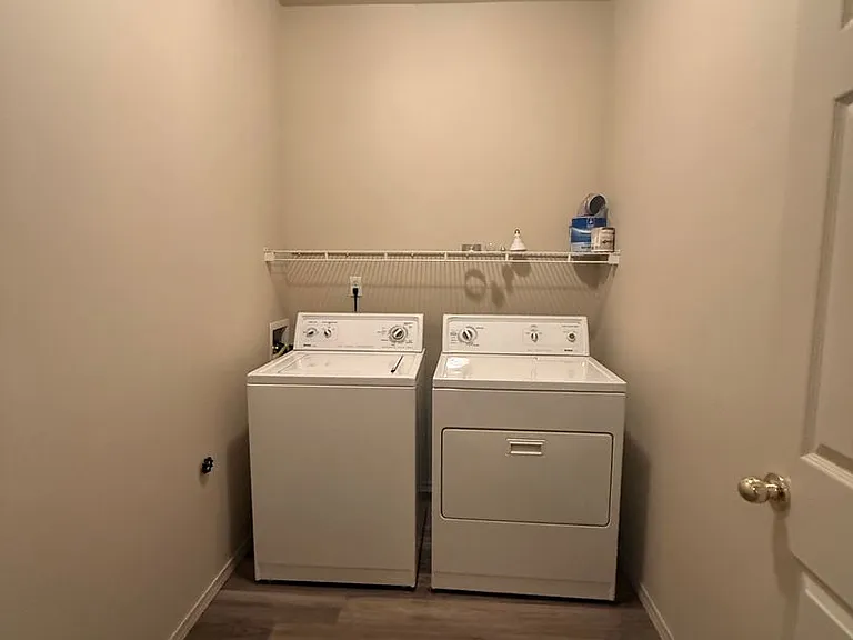 9904 Mia Ln — Photo 34