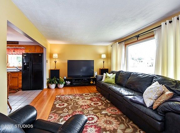 2nd image of 31 E Glengate Ave