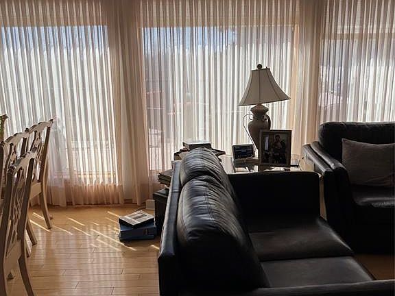 5th image of 110 Logan Cres E