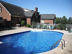 3rd image of 2932 Dogwood Dr