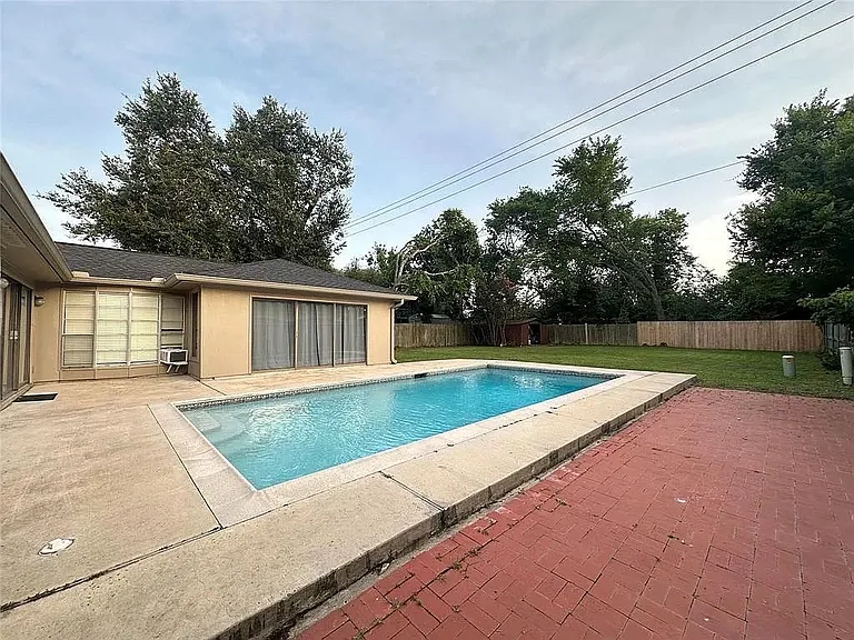 12139 Huntington Park Dr — Photo 24