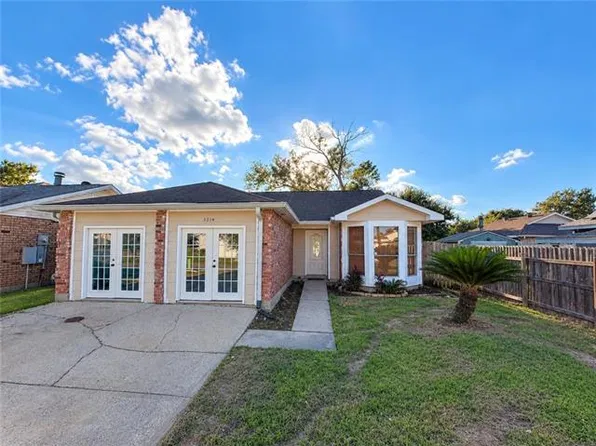 3216 Timberlane Way Dr, Harvey, LA 70058