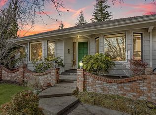 1370 La Loma Dr, Medford, OR 97504