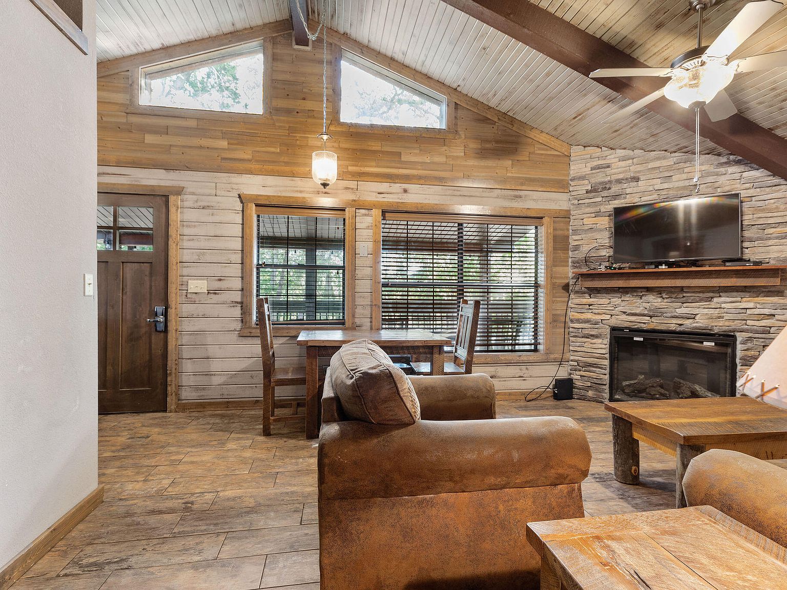 26 Cave Lane UNIT Cabin 9, Branson, MO 65616 | Zillow