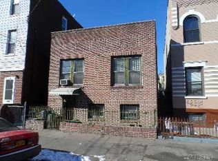 3546 32nd St, Astoria, NY 11106