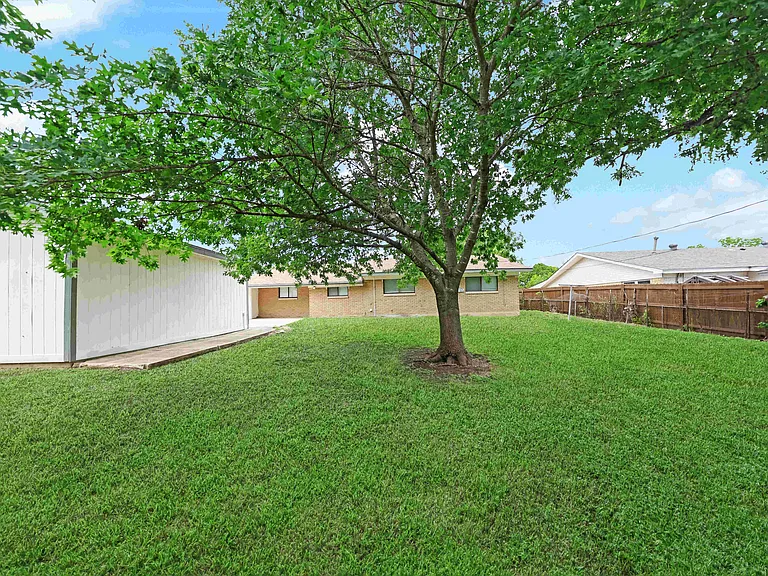 116 W Arlo Rd — Photo 25