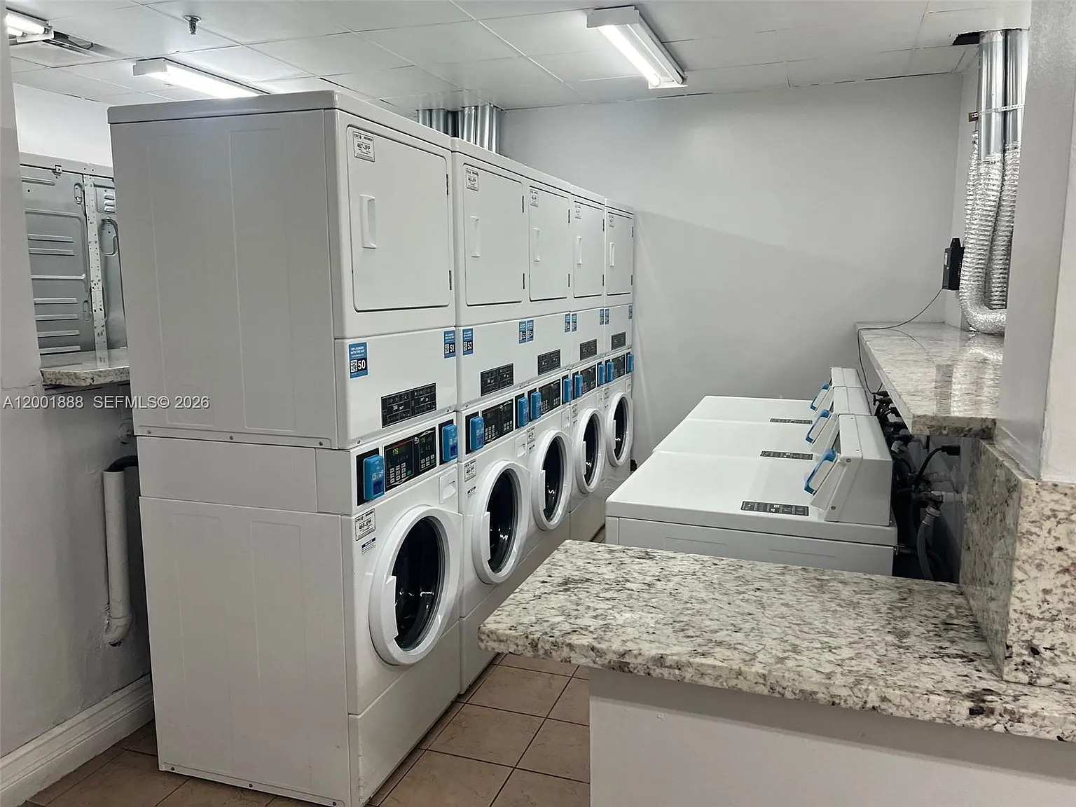 Madison Downtown Condo — Photo 4