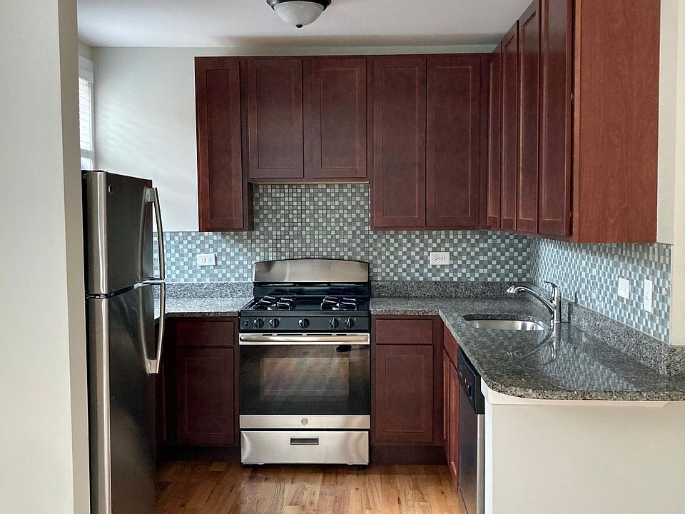 1st image of 507 W Wellington Ave