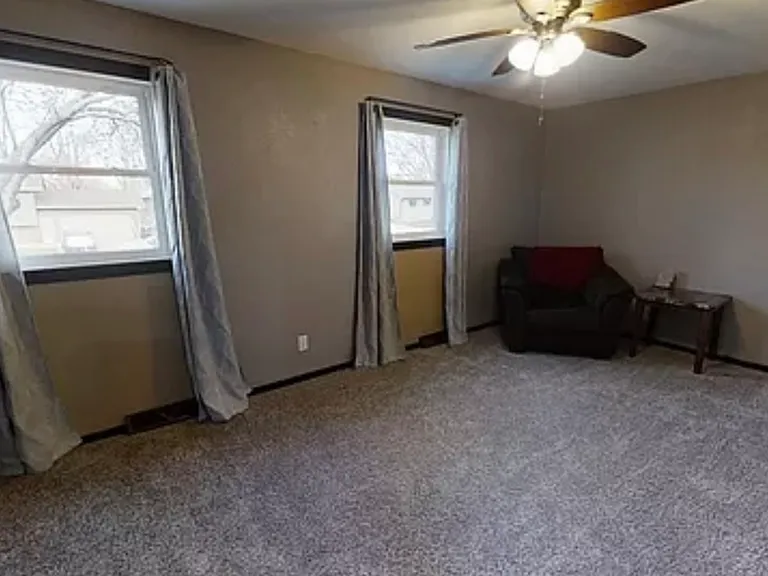 4516 S Highland Ave — Photo 13