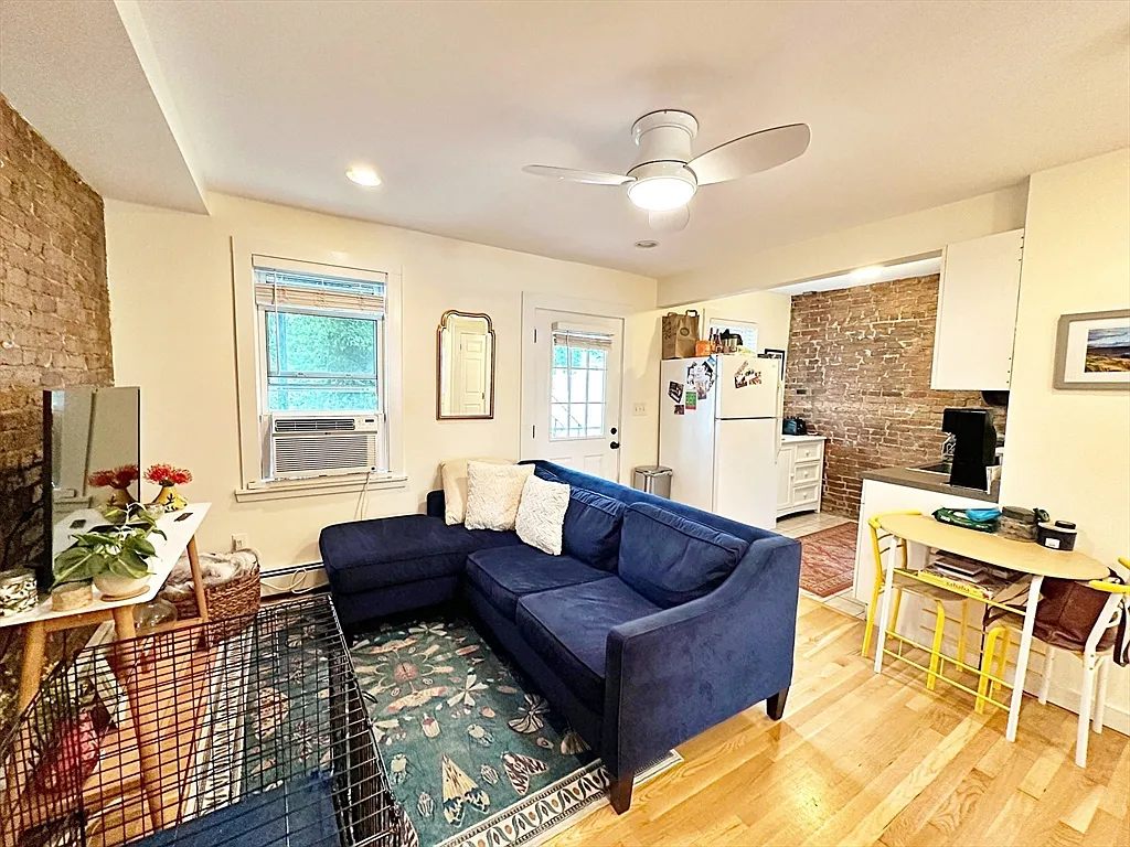 Building Photo - 187 Everett St #1