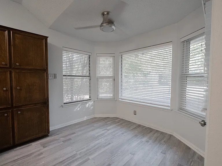 8201 Llano Ave — Photo 9