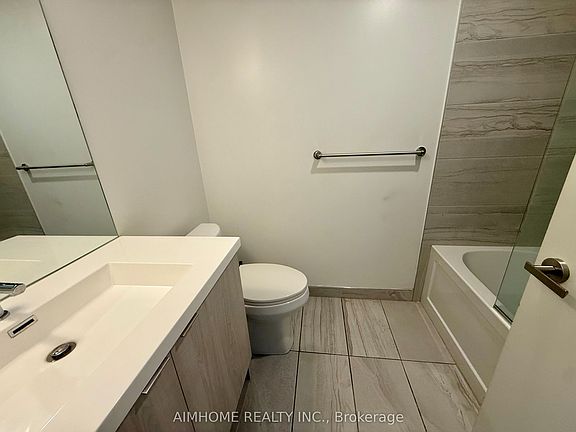 5th image of 138 Downes St #2905