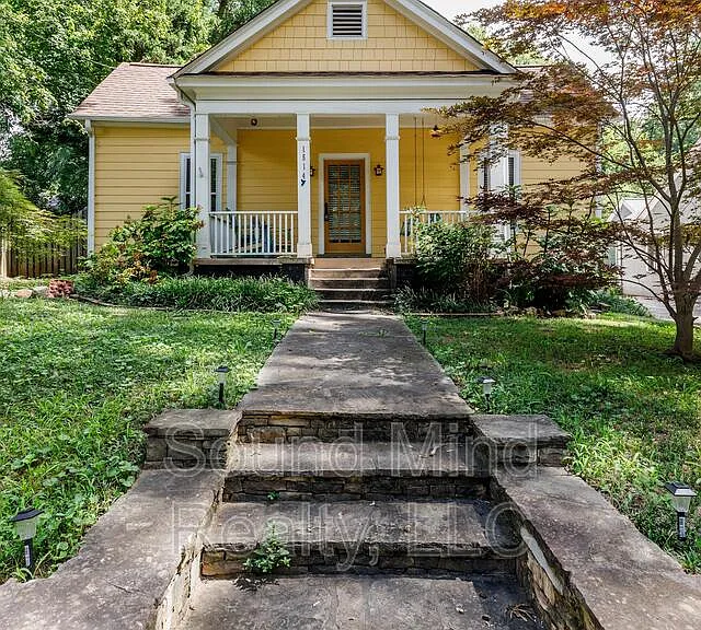 1514 Fairview Rd — Photo 1