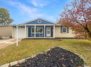 2230 Glenoro Dr, Florissant, MO 63033