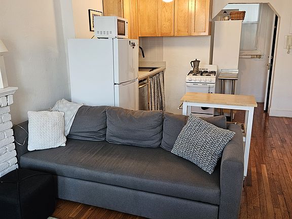4th image of 350 W 12th St APT 4A