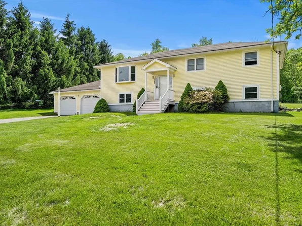 240 Hampstead St, Methuen, MA 01844