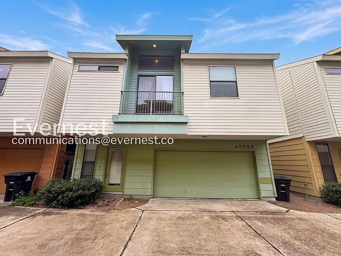 3 bed, 3.5 bath, 1700 sqft, $2,395 — Photo 1