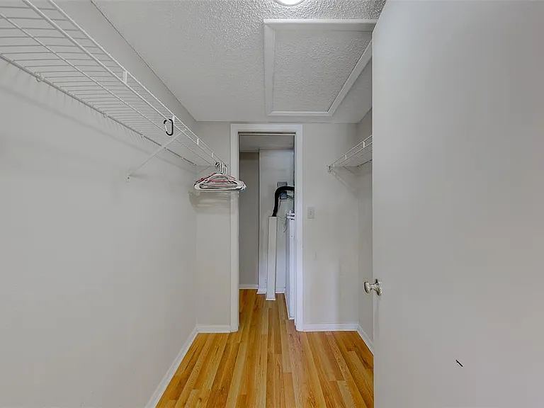 9881 113th St #215 — Photo 20